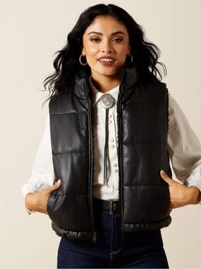 NWT Ariat Echo Black Reversible Vest Faux Leather Faux Fur Size M